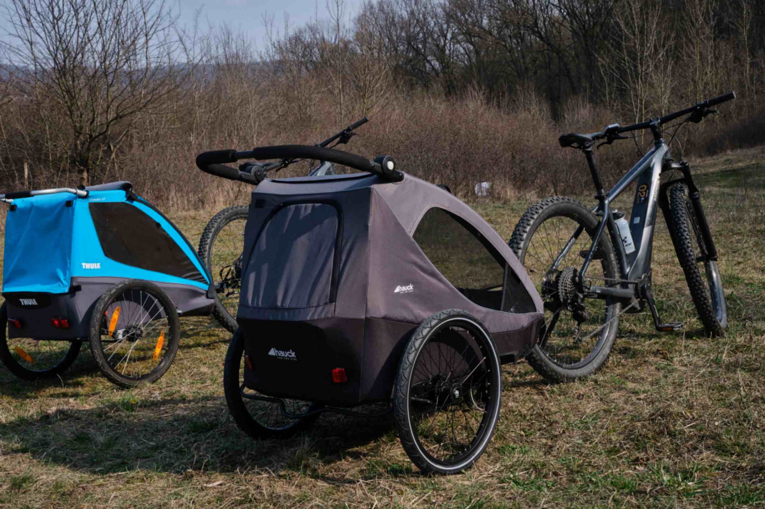 Închiriere biciclete și căruț pentru copii